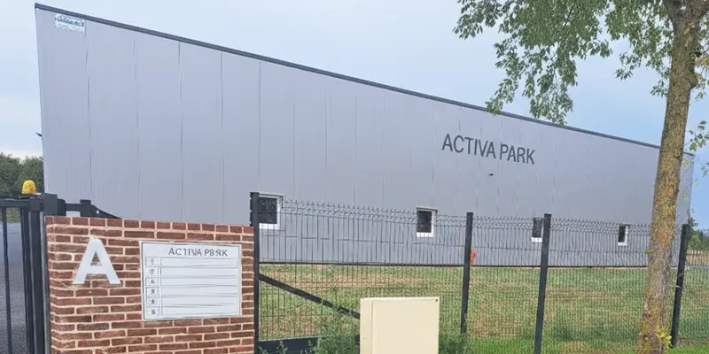 Bâtiment tertiaire Activa Park équipé de panneaux solaires à Dreux (28)