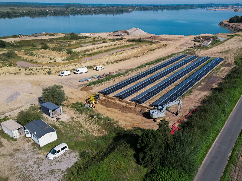 centrale solaire au sol sur un site dégradé : carrière